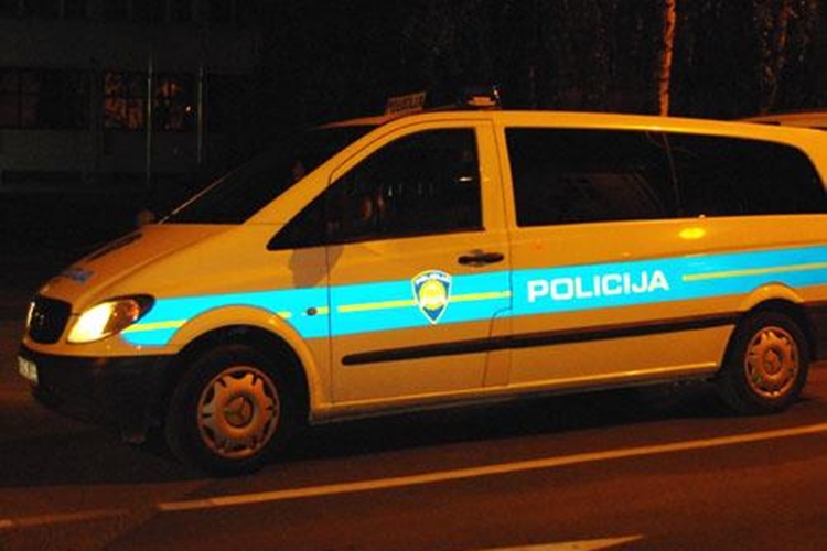 policija