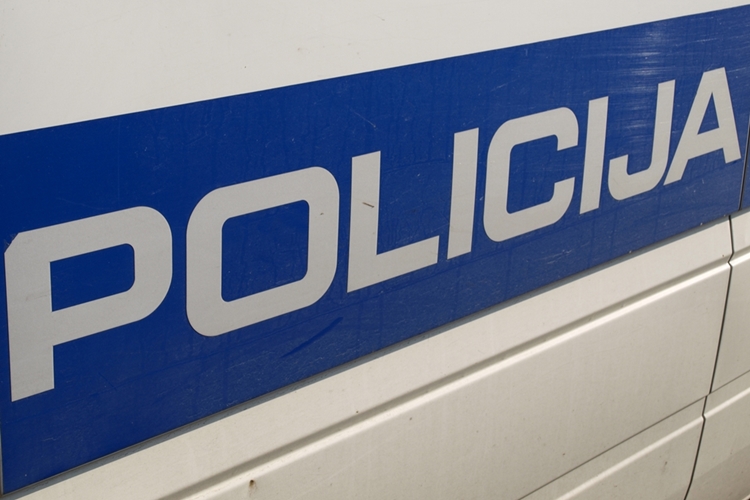 policija