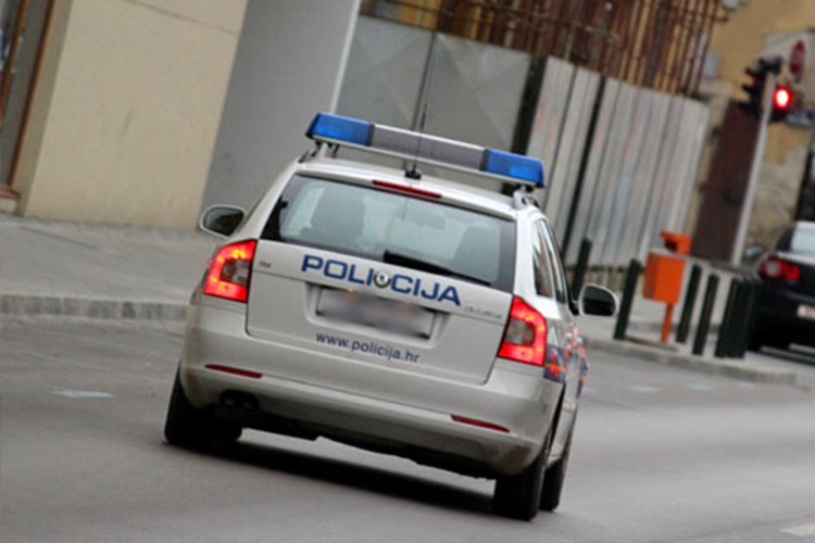 policija