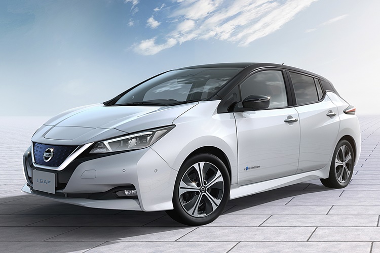 The Nissan LEAF has been completely reinvented, combining greater range with a dynamic new design and advanced technologies, representing Nissan's technological leadership.