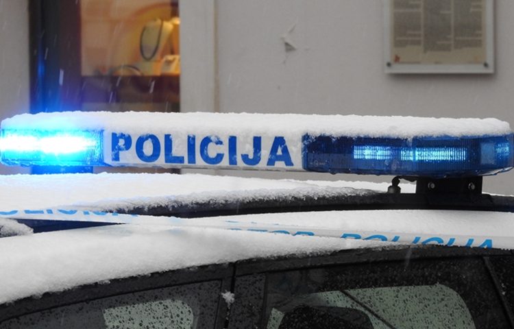 policija