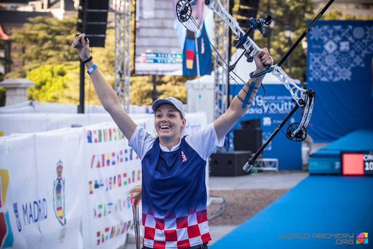 Amanda Mlinarić