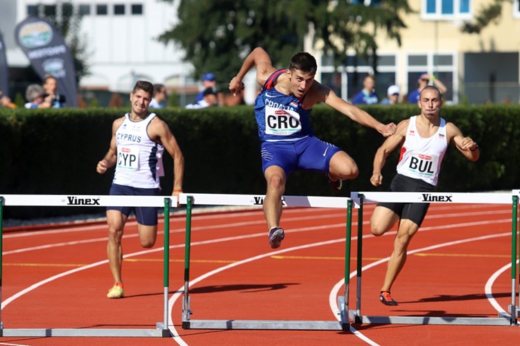 m-400-hurdles-parlov-cro-1024x746