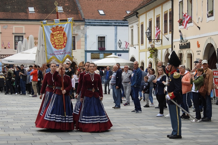 Susret povijesnih postrojbi