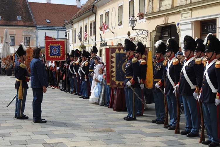 Susret povijesnih postrojbi