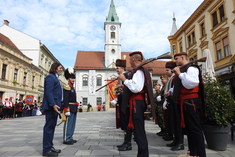 Susret povijesnih postrojbi