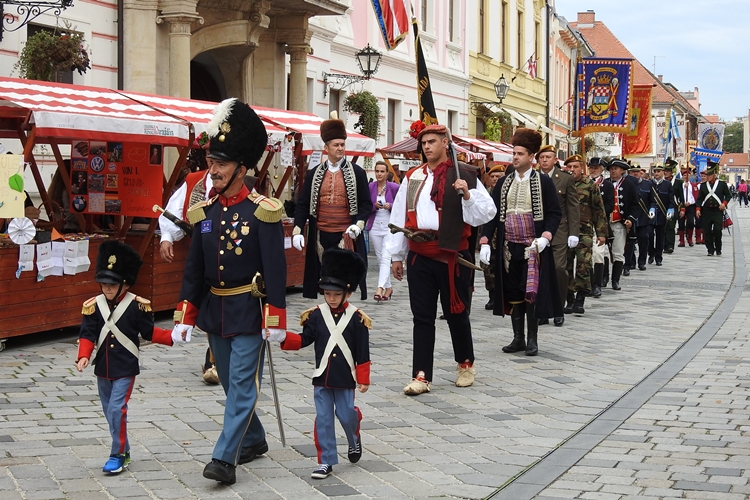 Susret povijesnih postrojbi